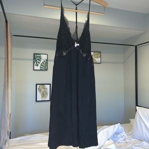 🌹 Victoria’s Secret Crochet Lace Sleep Chemise 🌹